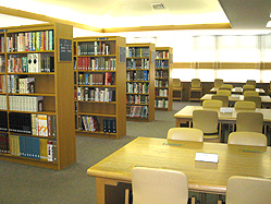 レファレンス室（参考図書室）（2階）