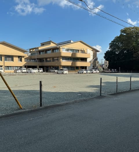 伊勢）サンライフ跡地駐車場出入口1