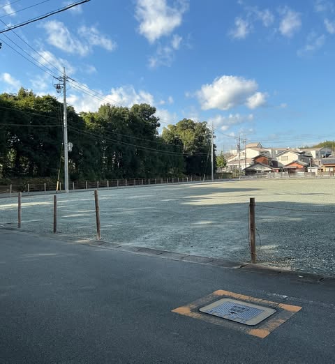 伊勢）サンライフ跡地駐車場出入口2